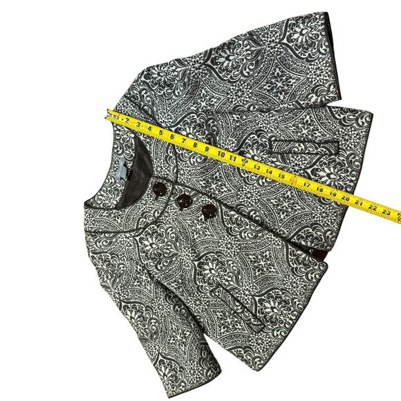 Ann Taylor Three Button 3/4 Sleeve Brown Ivory Damask Crop Swing Jacket Size 8 - Picture 9 of 12